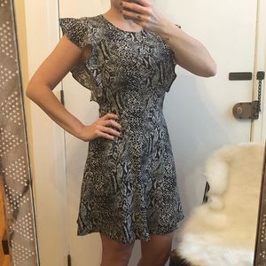 *ONCE WORN Women’s Short Sleeve Ruffle Dress